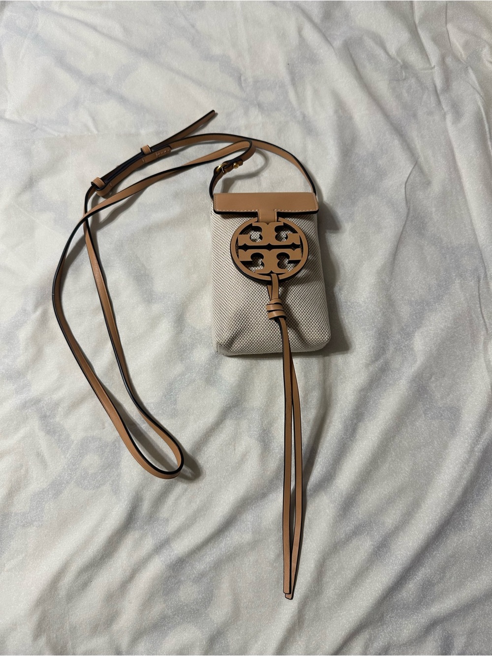 TORY BURCH IPHONE CROSS BODY BAG (NWOT)